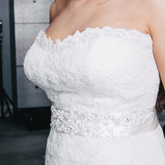 Bridal Gown - Enzoani Dakota Elegant Wedding Gown - Picture 5 of 16